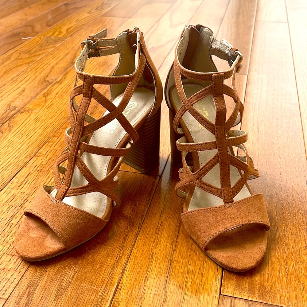 Brown sandals with heel